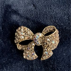 Rhinestone bow brooch
